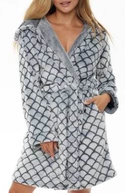 Women's Warm Soft Plush Fleece Bathrobe With Hood, Knee Length Hooded Robe, Seashell Scalloped -Women Sale Shop GUEST 2dd92e5e 9765 49ce 949f 433485e8386e
