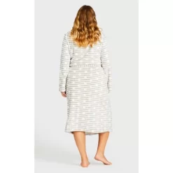 Women's Plus Size Snowflake Robe - Gray | AVENUE
