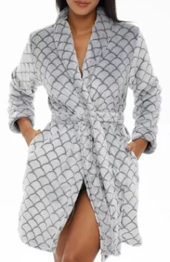 Women's Warm Soft Plush Fleece Bathrobe, Knee Length Robe, Seashell Scalloped -Women Sale Shop GUEST 833f15b9 a613 4f24 955d 295bf17d56e7